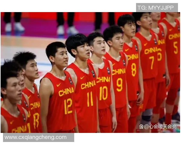 中国男篮迎战上海队全力争胜展现团队实力与个人风采